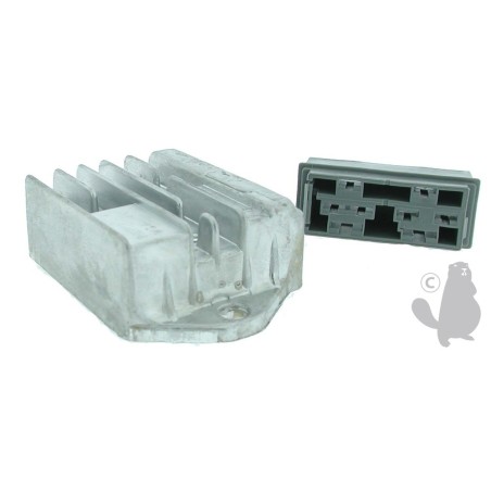 régulateur de tension pour VM